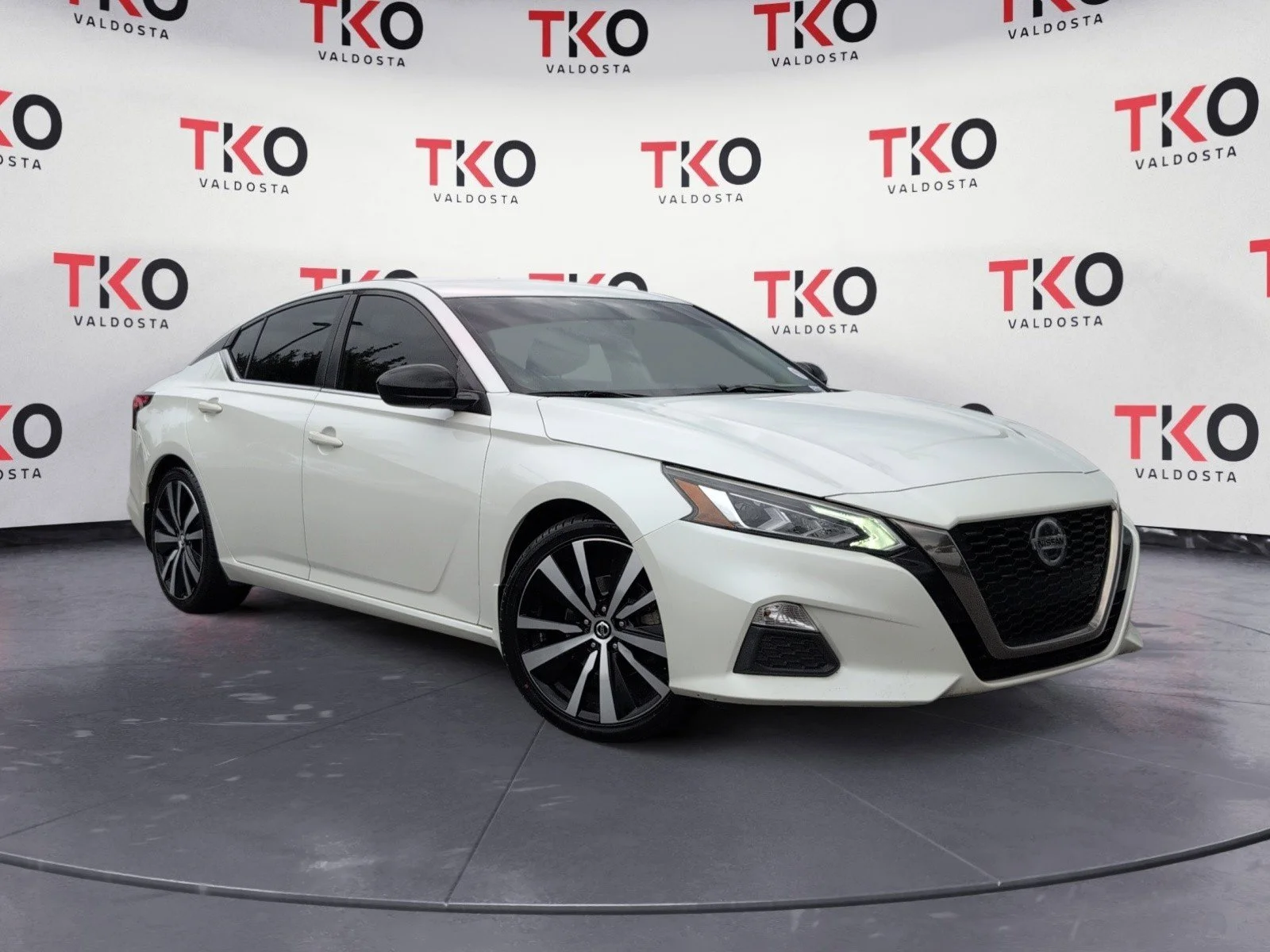Used 2019 Nissan Altima SR with VIN 1N4BL4CV9KC244946 for sale in Lumberton, NC