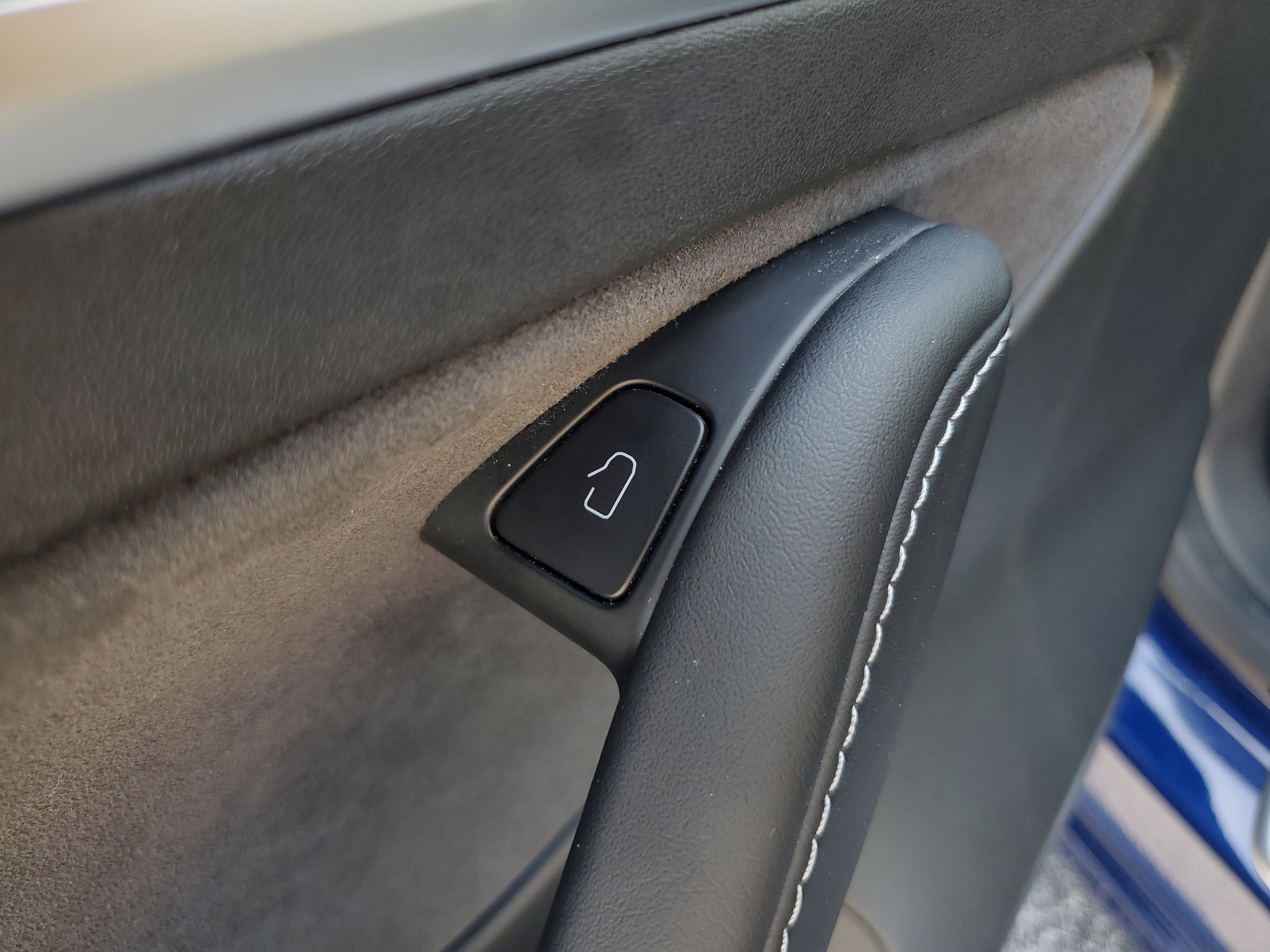 Used 2022  Tesla Long Range image 16