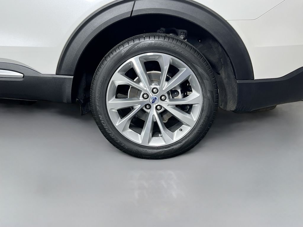 Used 2023 Star White Metallic Tri-Coat Ford Platinum image 34