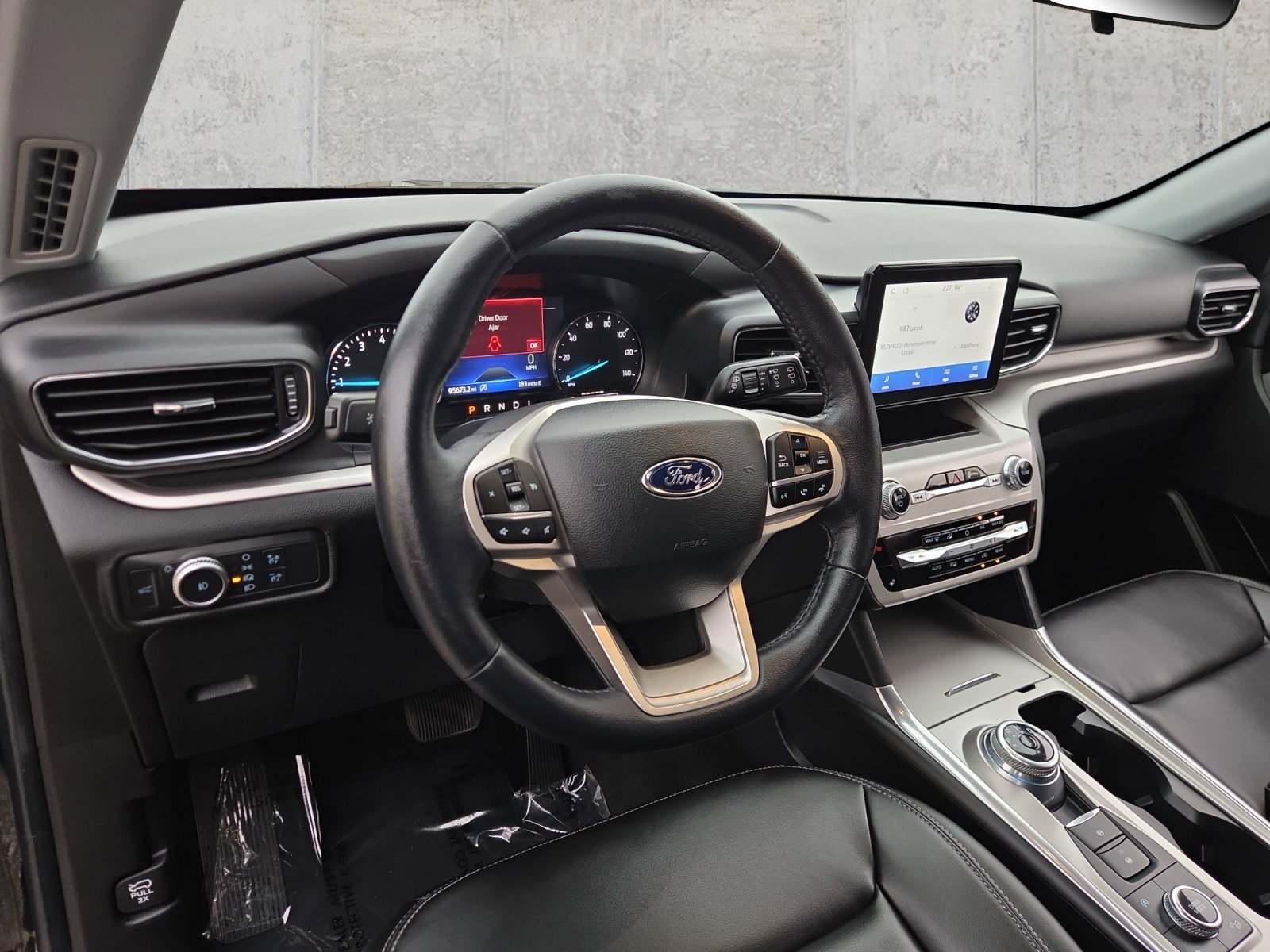 Used 2022 Black Metallic Ford XLT image 10