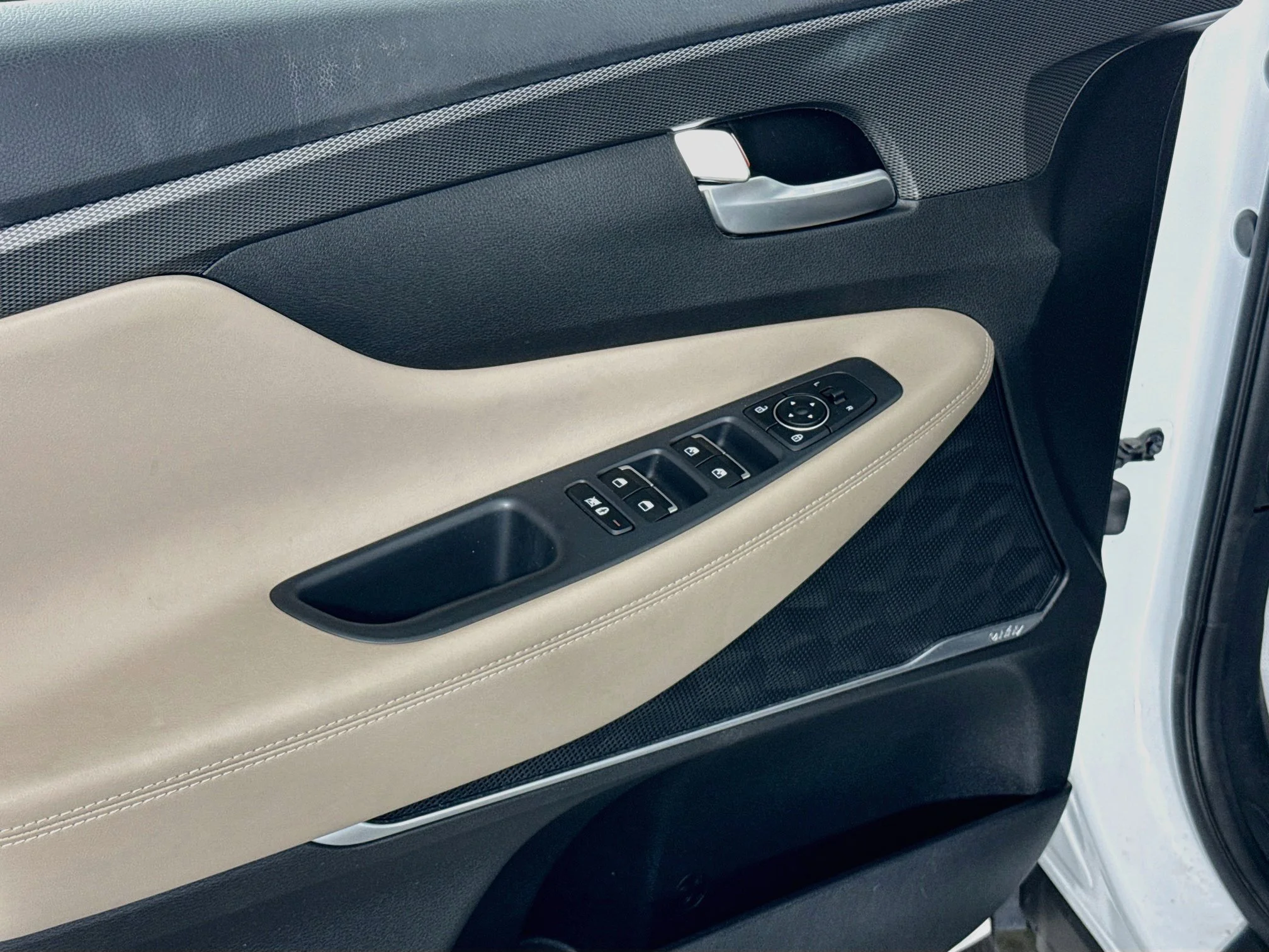 Used 2020 Quartz White Hyundai SEL image 19