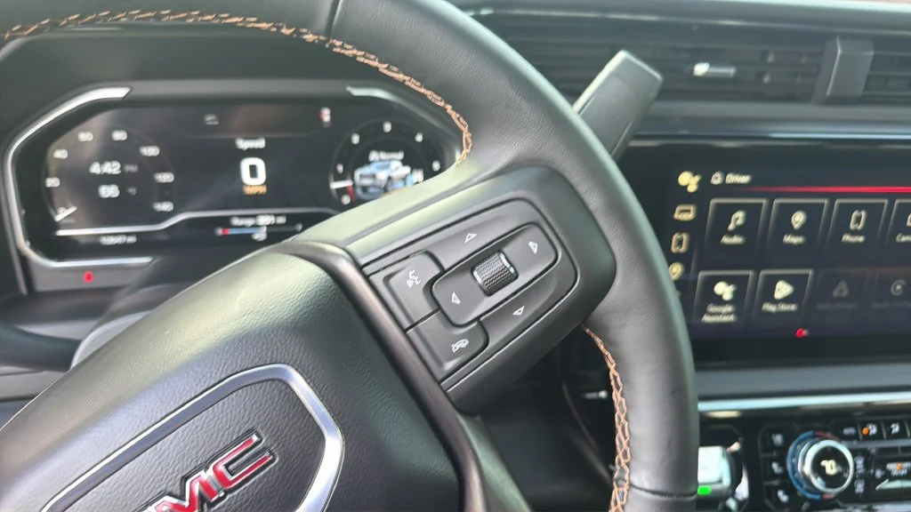 Used 2024 White GMC AT4 image 27