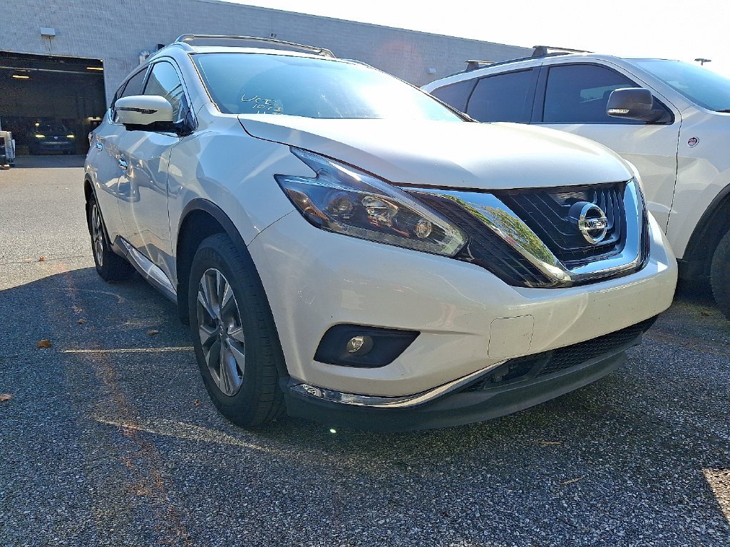 Used 2018 White Nissan SL image 1