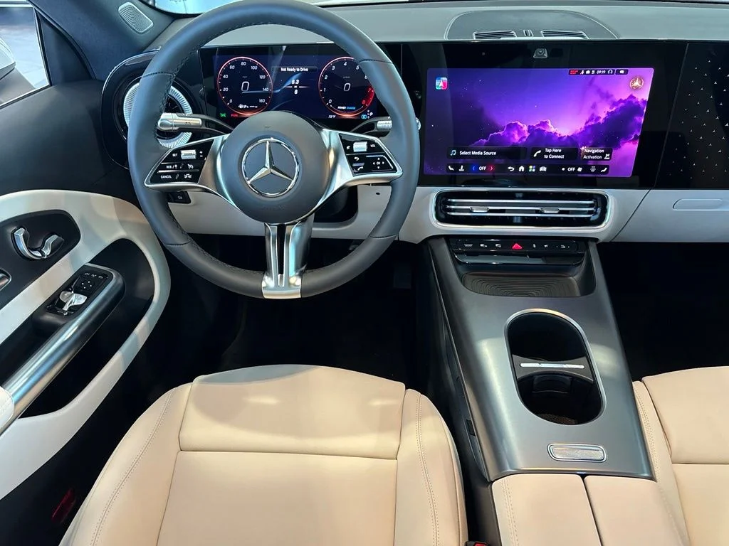 Used 2027 White Mercedes-Benz 220 Hybrid image 17
