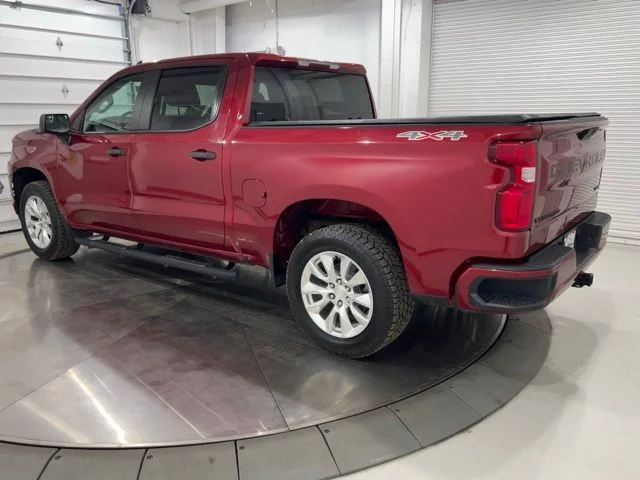 Used 2020 Red Chevrolet Custom image 2