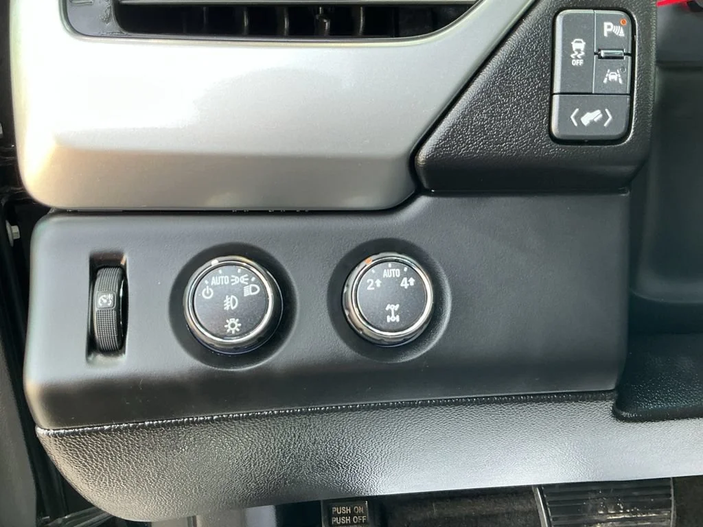 Used 2016 BLACK Chevrolet LTZ image 20
