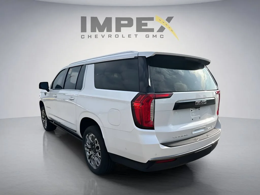 Used 2024 White Frost Tricoat GMC Denali Ultimate image 2