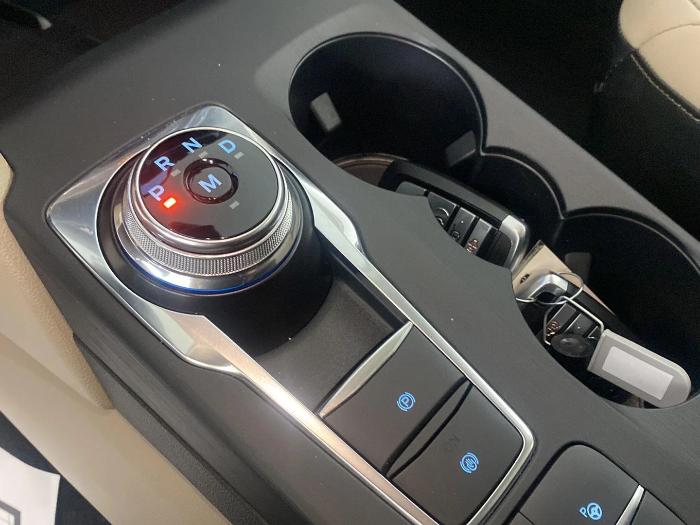 Used 2020 Star White Metallic Tri-Coat Ford Titanium image 8