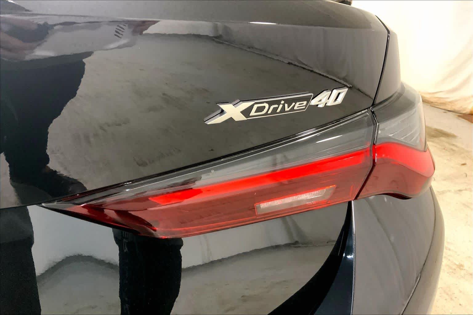 New 2026 Black Sapphire Metallic BMW xDrive40 image 15
