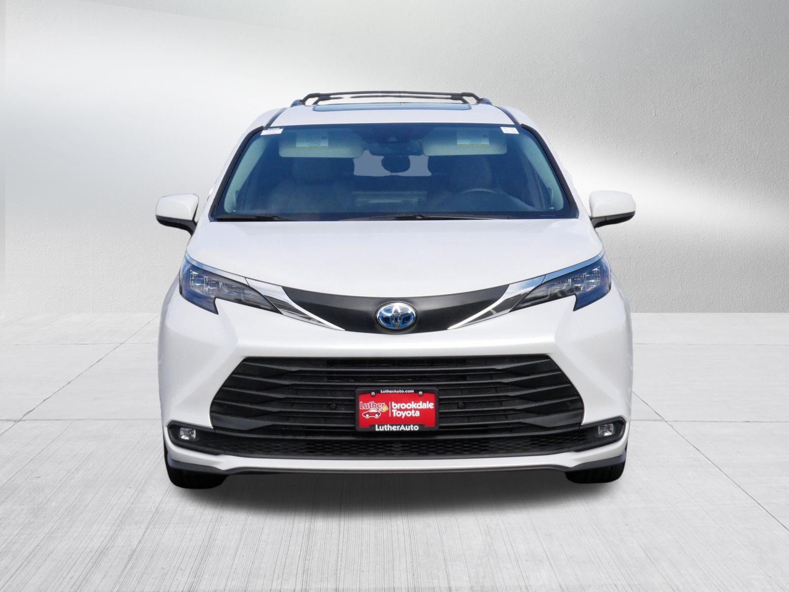 Certified 2025 Toyota Sienna XLE with VIN 5TDJSKFC0SS176123 for sale in Brooklyn Center, Minnesota