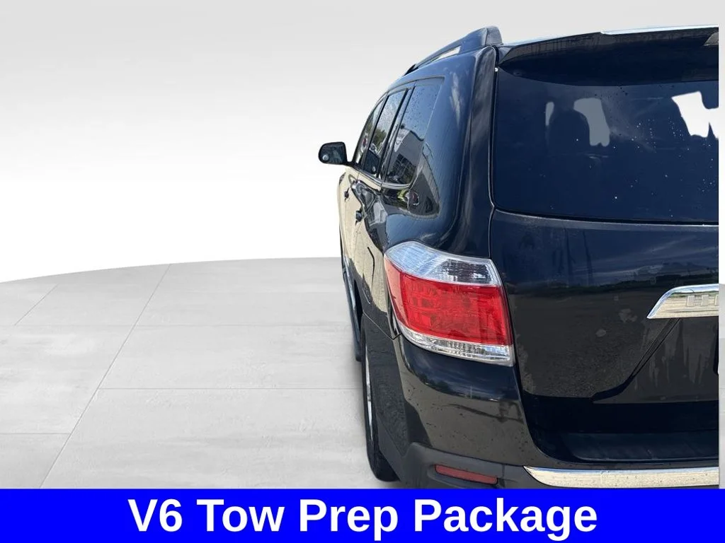 Used 2011 Black Toyota SE image 4