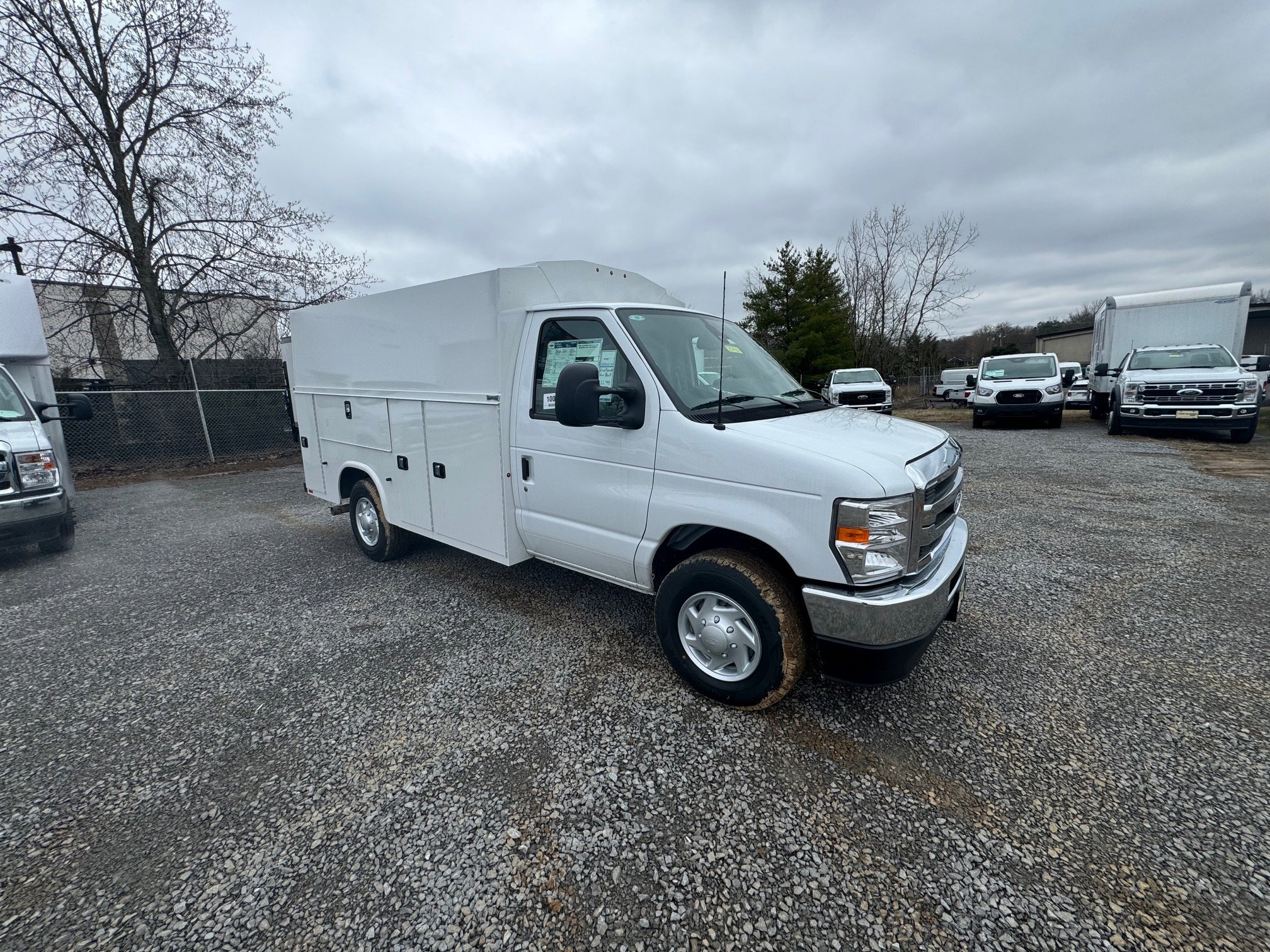 New 2026 Oxford White Ford  image 2