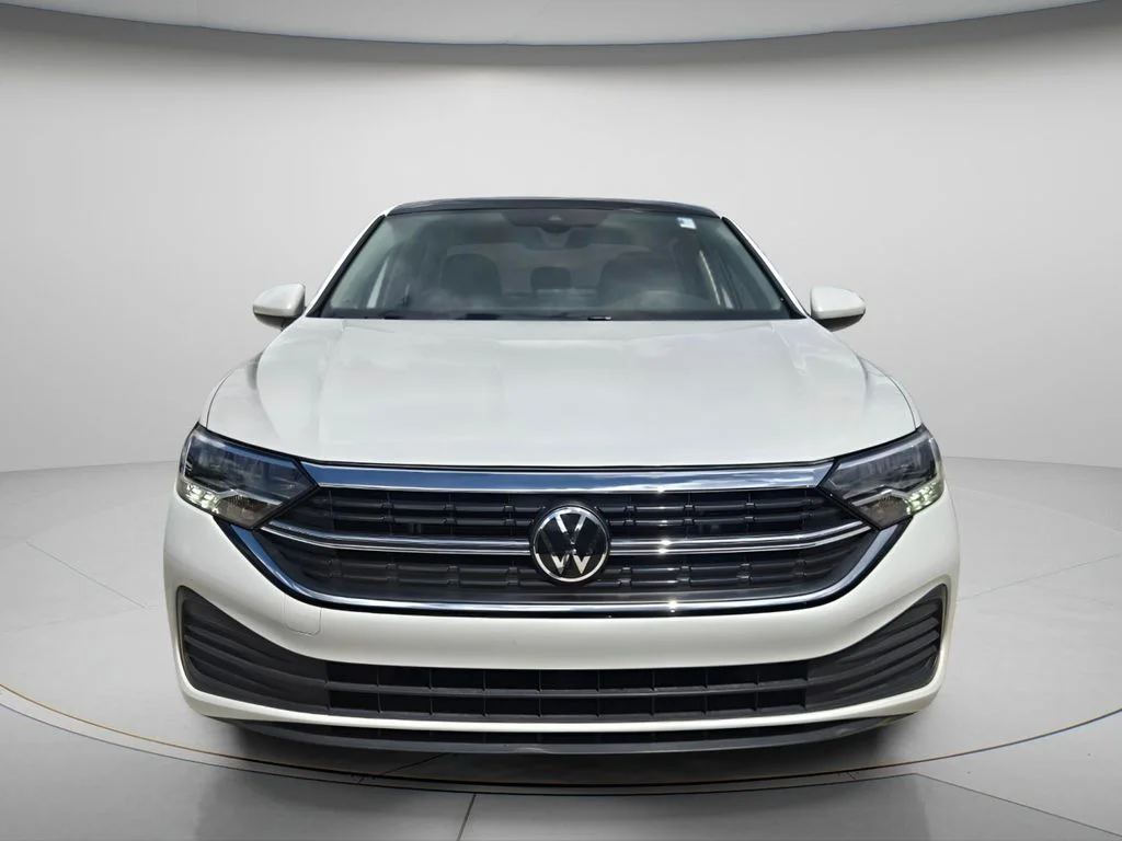 Certified Used 2024 White Volkswagen 1.5T SE image 7