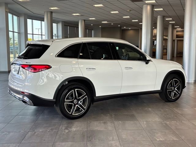 New 2026 Polar White Mercedes-Benz GLC 300 image 31