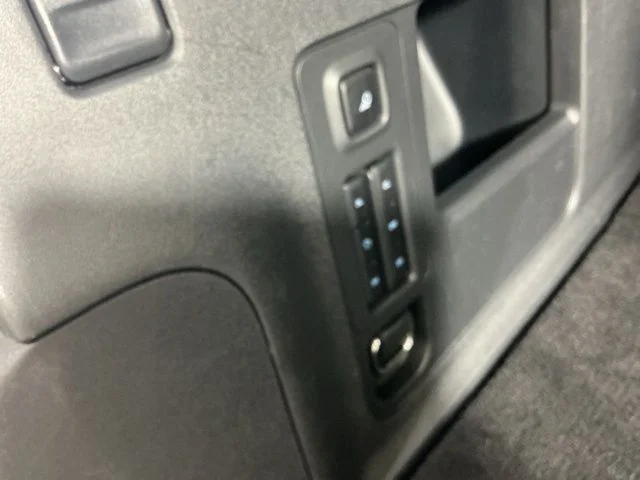 Used 2025 White Ford Platinum image 37