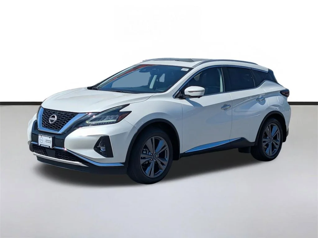 Used 2023 White Nissan Platinum image 1