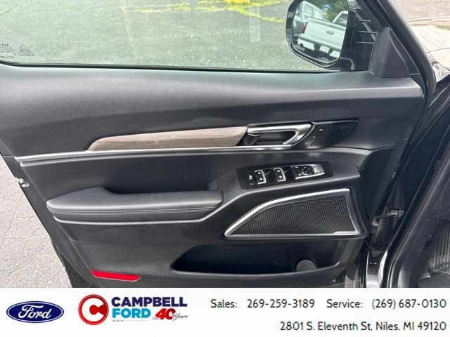 Used 2022 Black Kia SX image 28