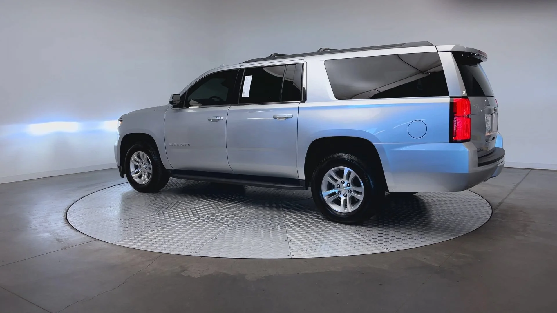 Used 2018 Silver Ice Metallic Chevrolet LT image 6