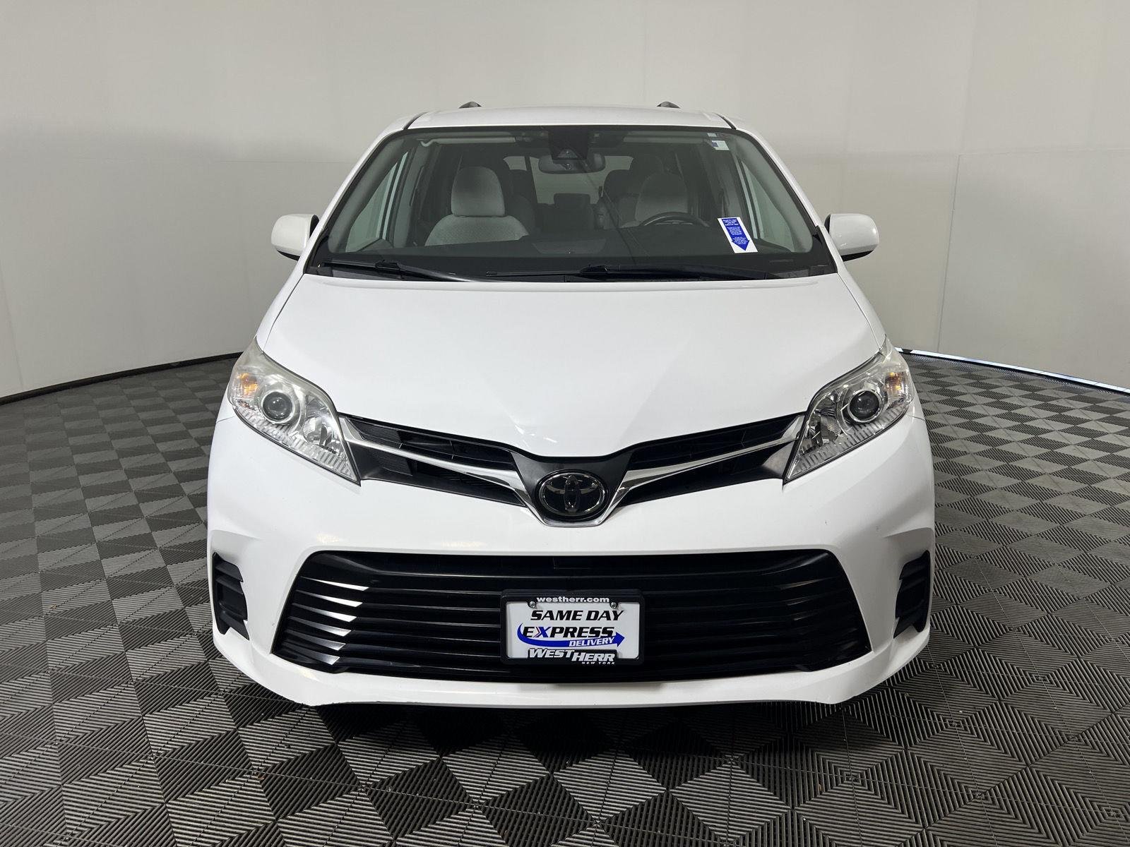 Used 2019 Super White Toyota LE 8-Passenger image 8