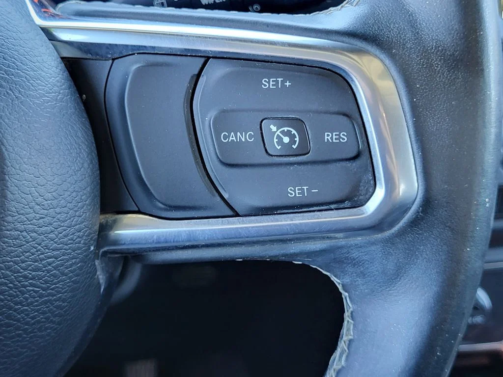 Used 2018 Mojito! Clearcoat Jeep Unlimited Sahara image 15