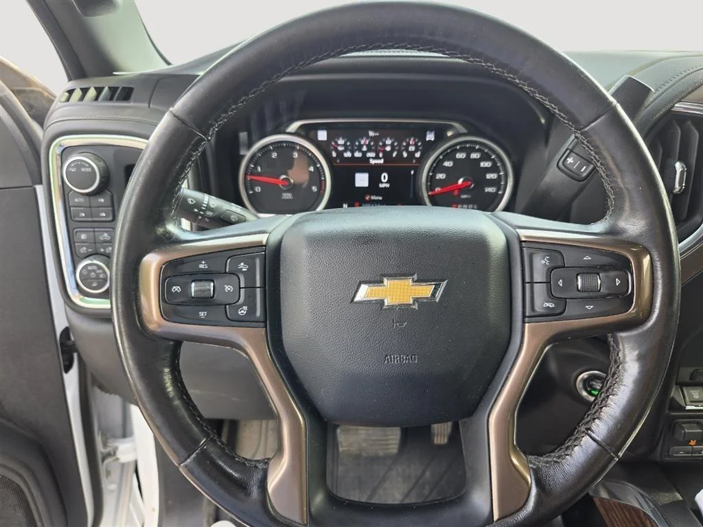 Used 2023 Iridescent Pearl Tricoat Chevrolet High Country image 2