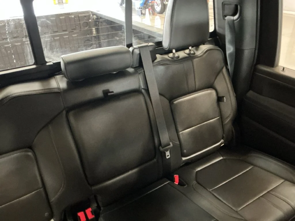 Used 2022 Iridescent Pearl Tricoat Chevrolet High Country image 28
