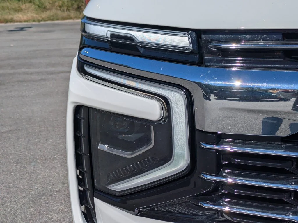 Used 2025 White Chevrolet LT image 10