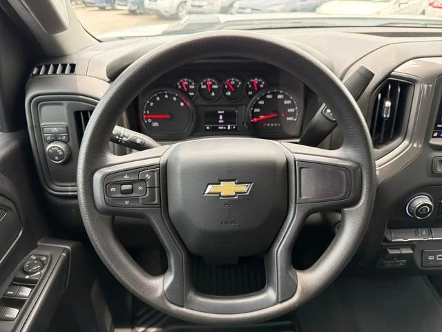 Used 2025 White Chevrolet Custom image 10