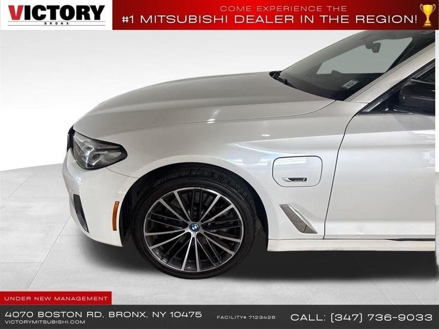 Used 2022 White BMW 530e iPerformance image 8