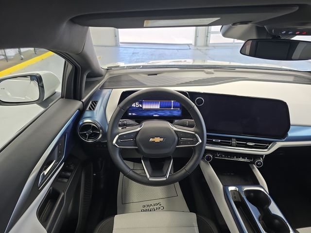 Used 2025 White Chevrolet LT image 12