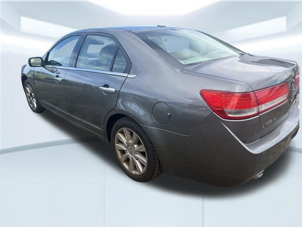 Used 2012 Gray Lincoln Base image 6