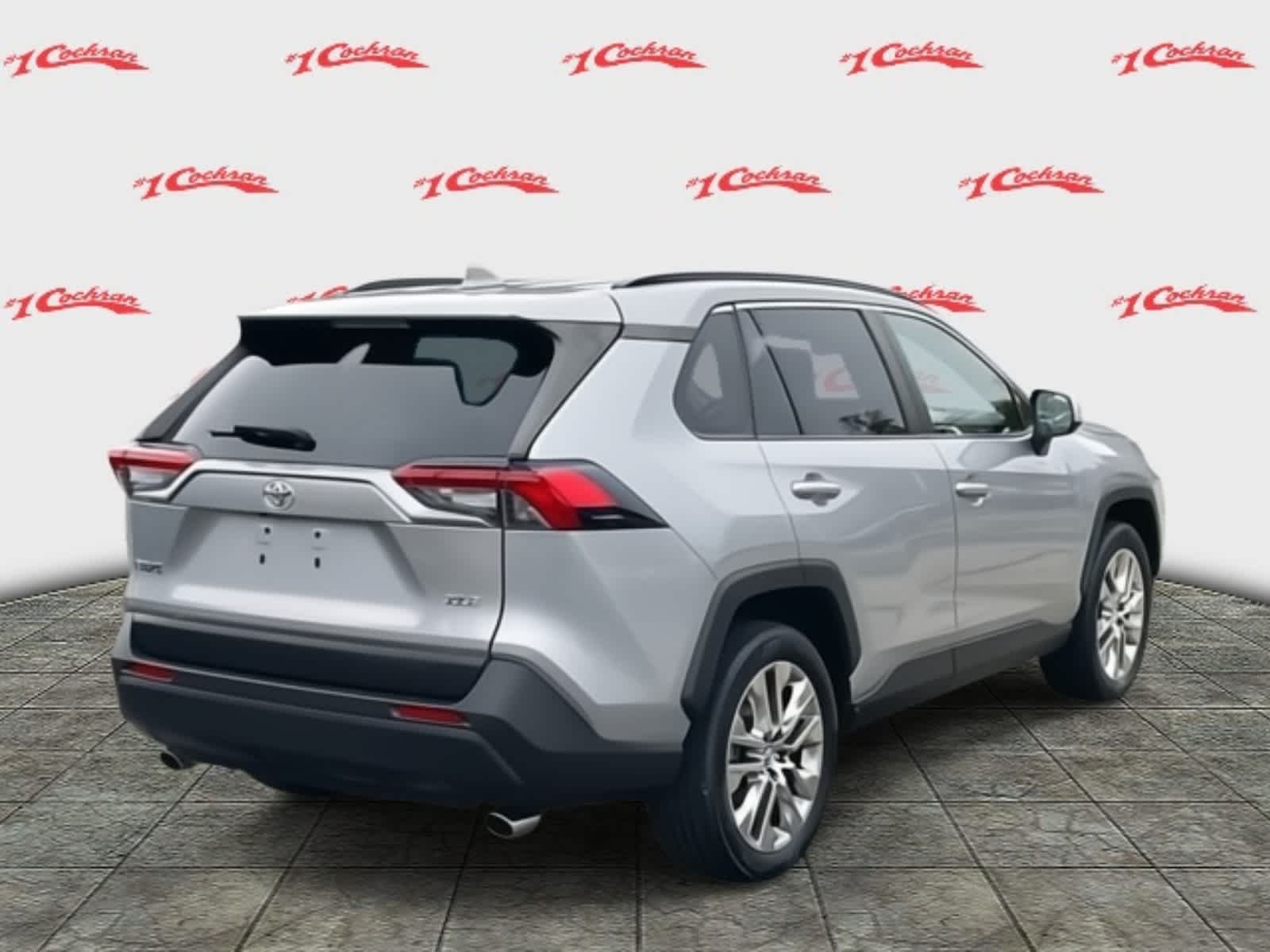 2019 Toyota RAV4 XLE Premium photo 2