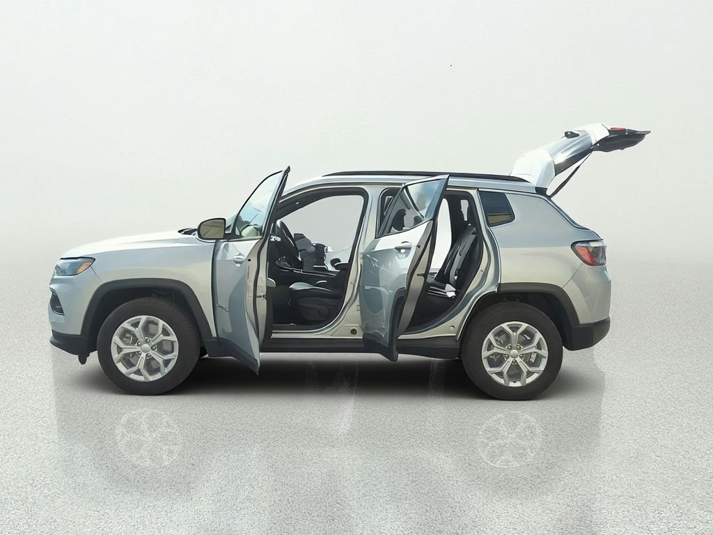 Used 2024 Silver Jeep Latitude image 11