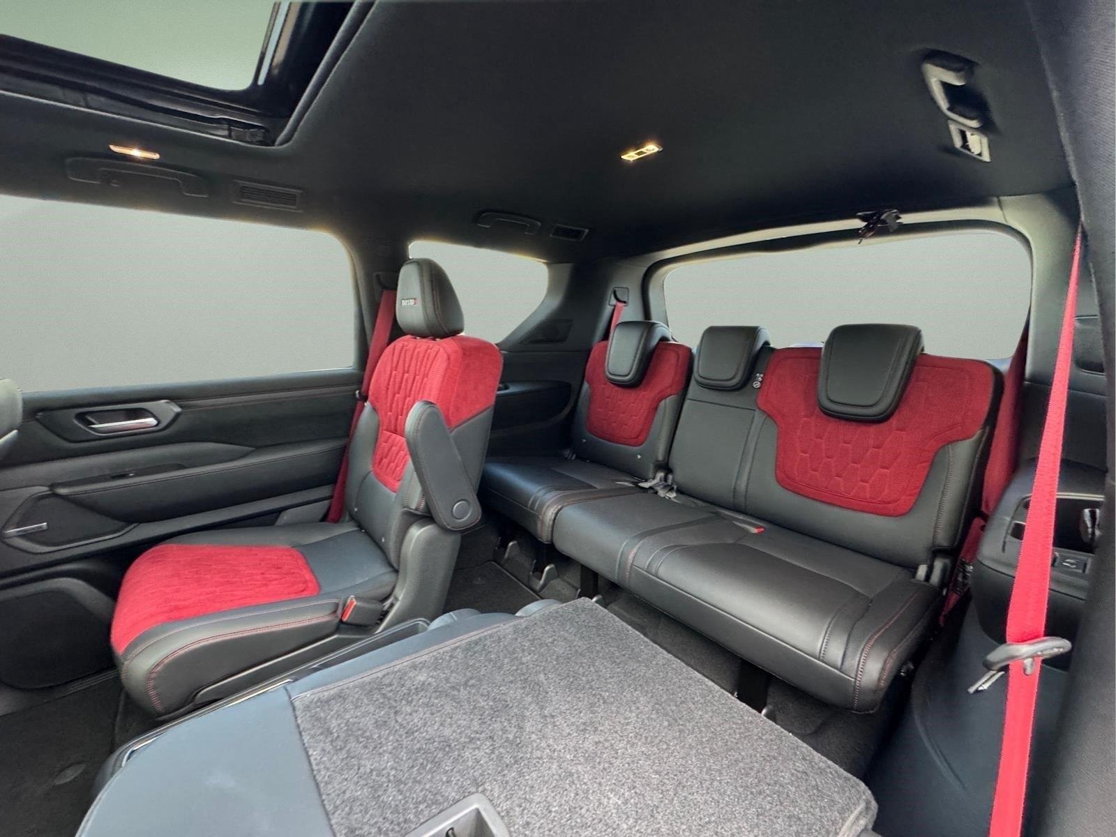 Used 2026 Black Diamond Pearl Nissan NISMO image 16