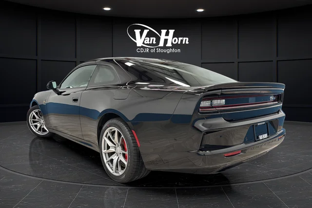 Used 2025 Diamond Black Dodge R/T Scat Pack image 5