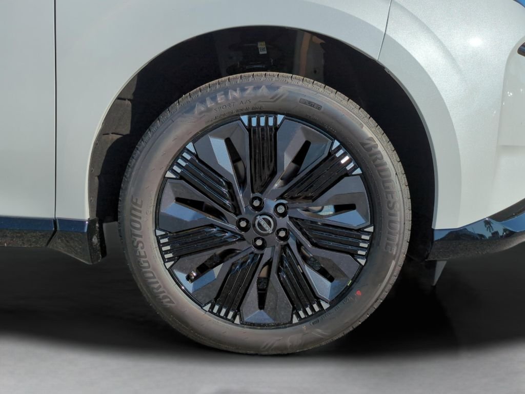 New 2026 Everest White Pearl TriCoat / Super Black Two-tone Nissan Platinum image 10