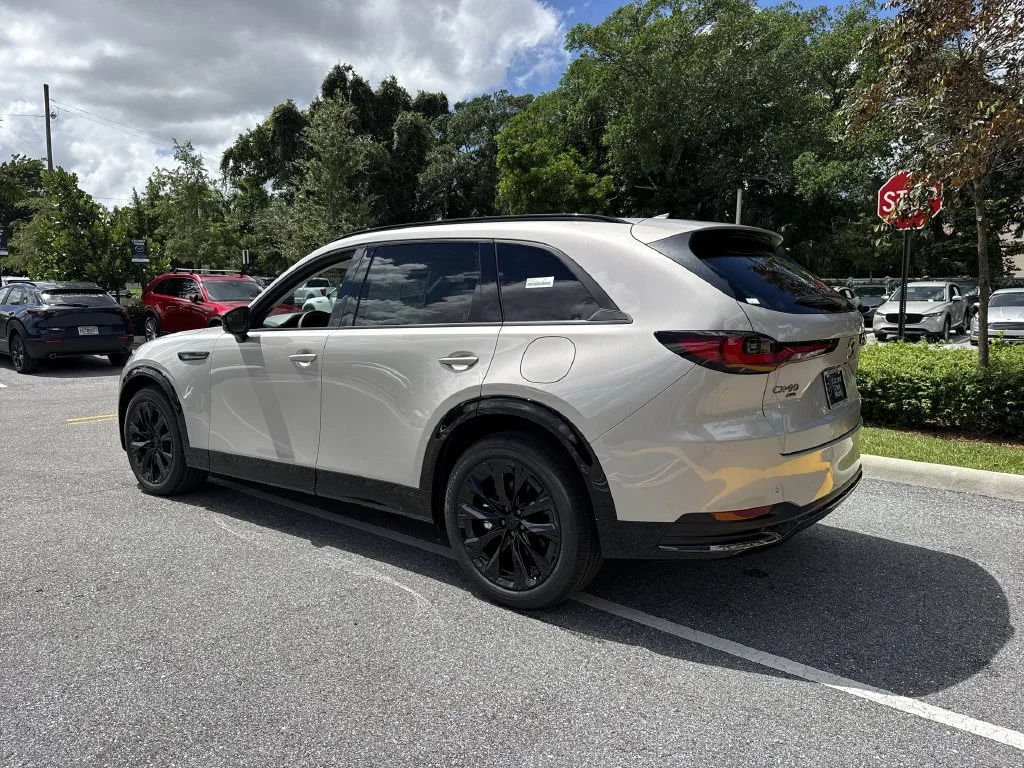 New 2026 Platinum Quartz Mazda 3.3 Turbo S Premium image 12