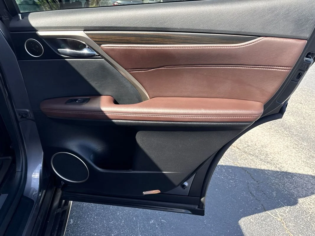 Used 2017  Lexus  image 16