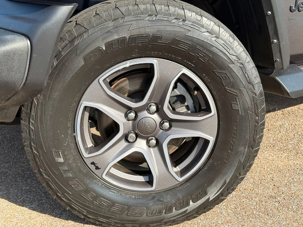 Used 2021 Gray Jeep Unlimited Sport S image 30