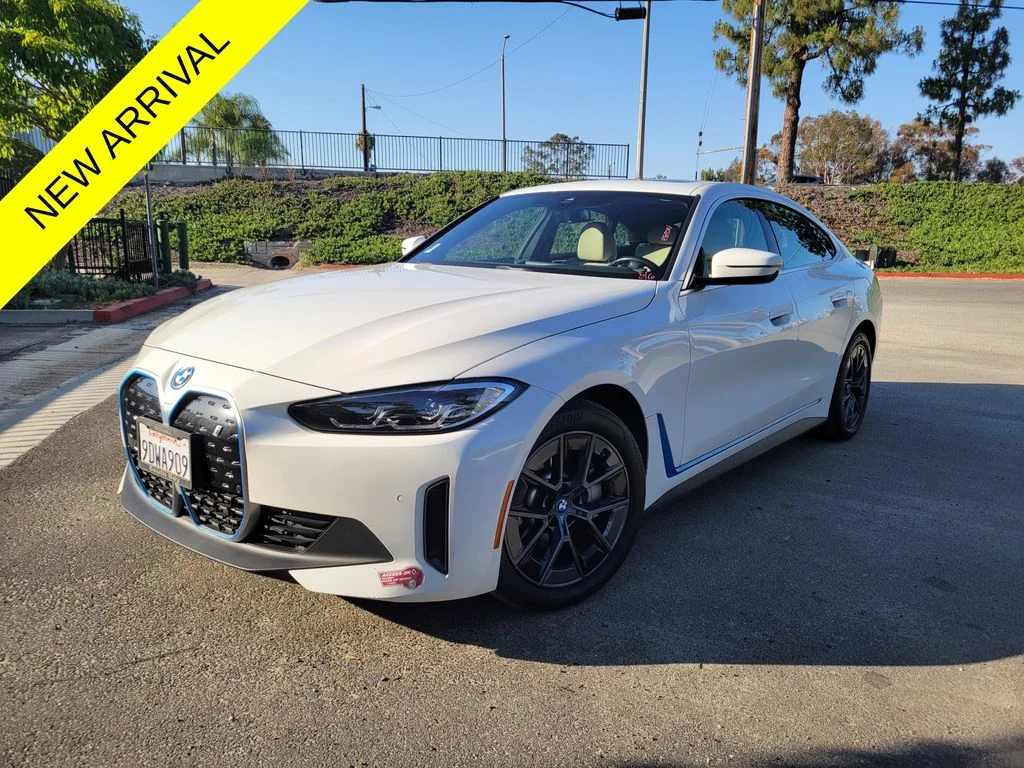 2023 BMW i4 eDrive40's photo