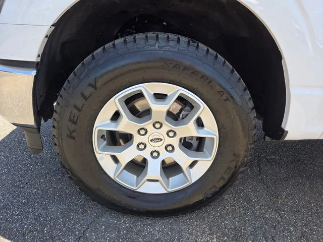 Used 2023 Oxford White Ford XLT image 24