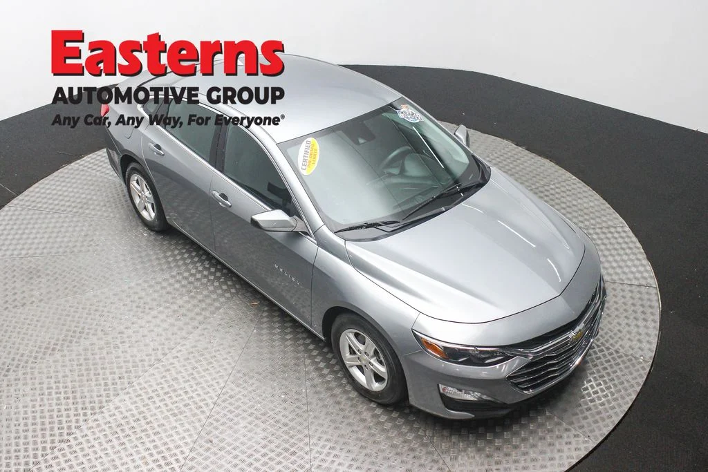 Used 2023 Gray Chevrolet LT image 3