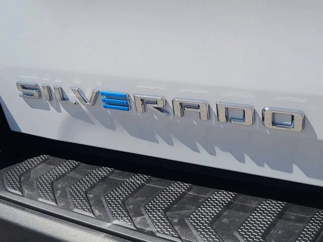 New 2026 Summit White Chevrolet LT - Extended Range image 9