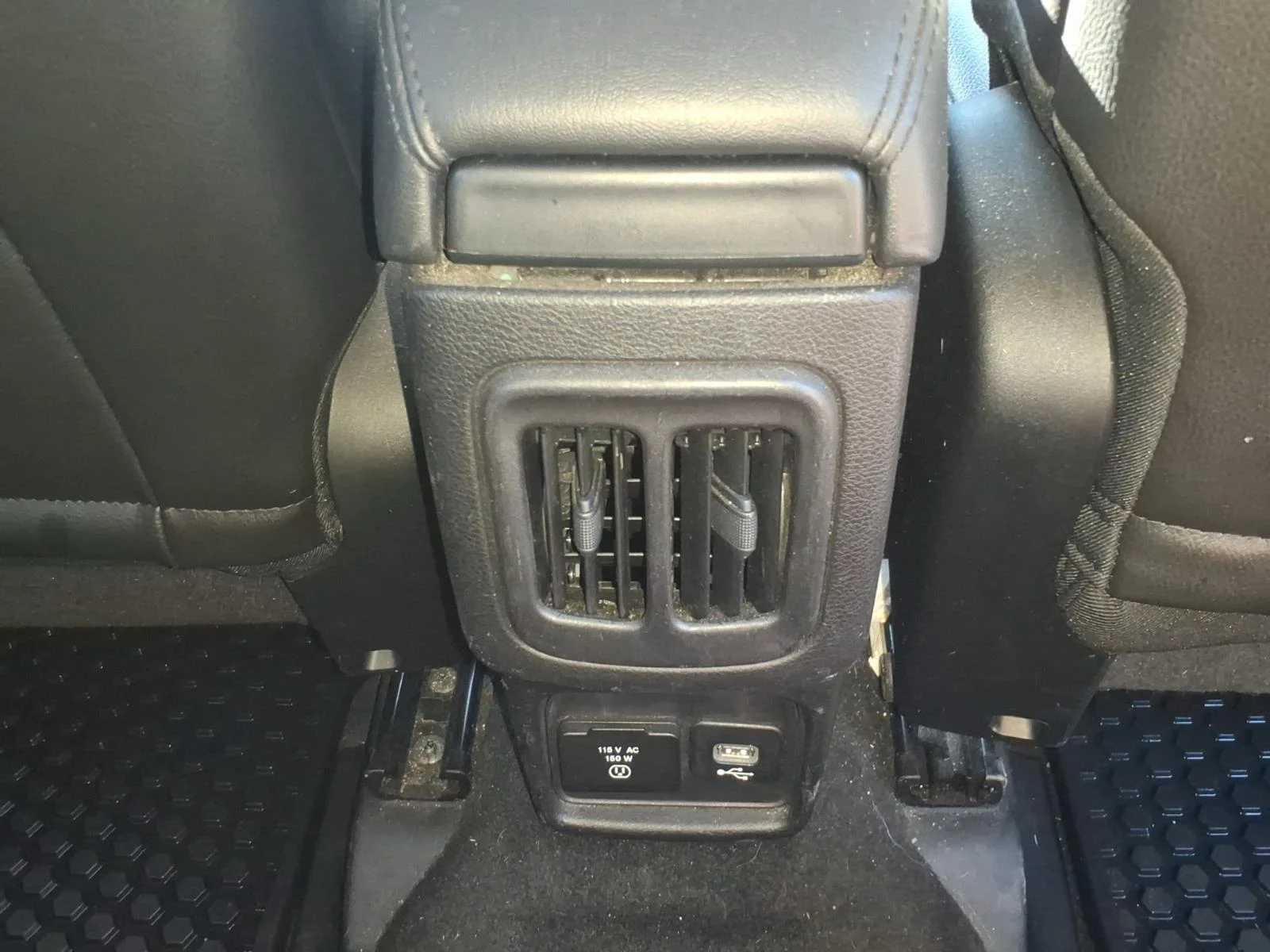 Used 2018 Redline Pearlcoat Jeep Altitude image 21