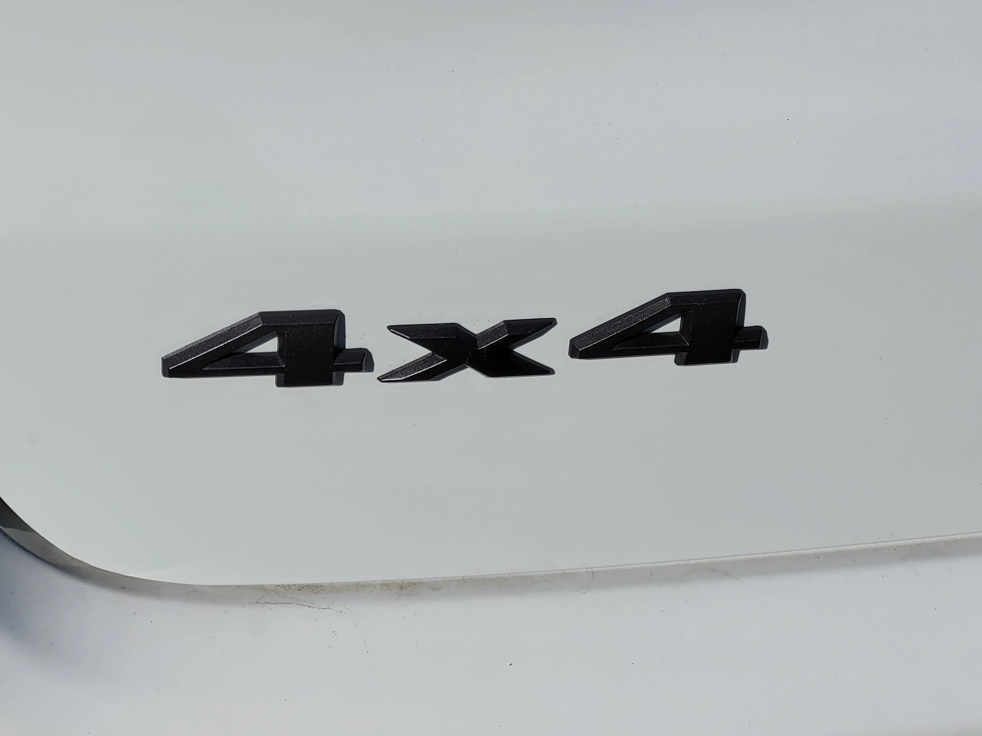 New 2026 Bright White Clearcoat Jeep Latitude image 4