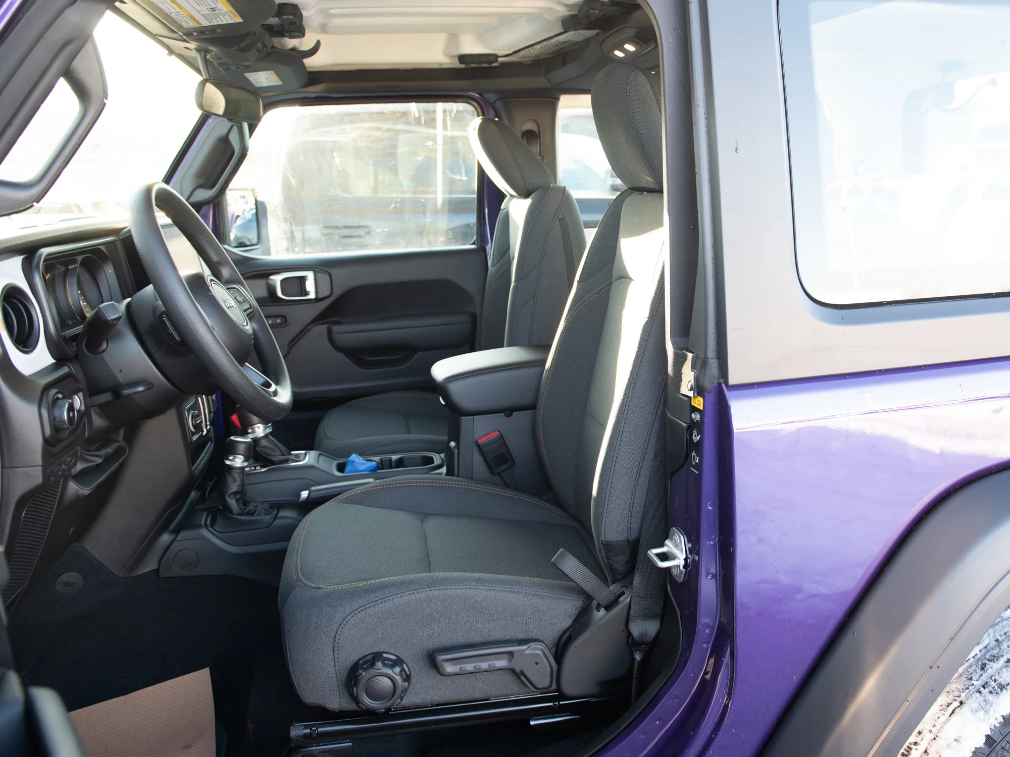 New 2026 reign Jeep Sport* image 15