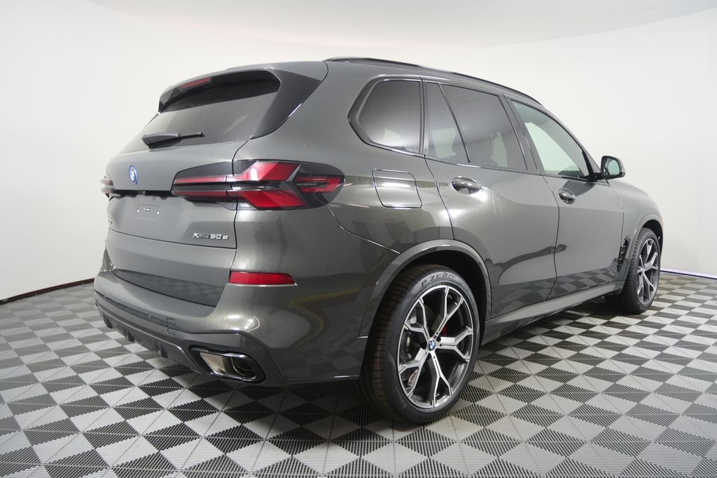 New 2026 Dravit Grey Metallic BMW xDrive50e image 3