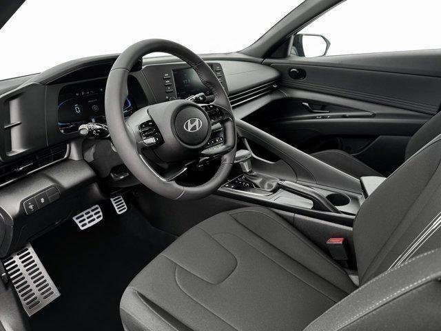 2025 Hyundai Elantra SEL - Photo 14