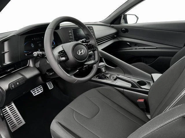2025 Hyundai Elantra SEL - Photo 14
