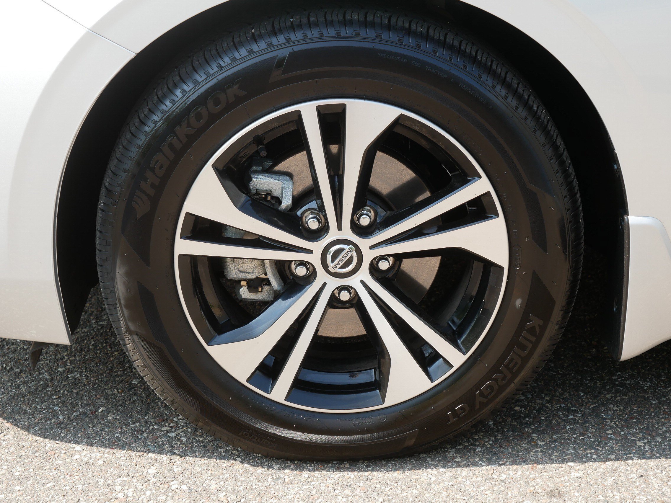 Used 2023 Brilliant Silver Metallic Nissan SV image 15